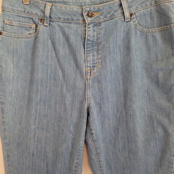 L.L. Bean Womens Straight Jeans Size 14 Petite Light Blue Wash Denim Classic Fit - Picture 13 of 13